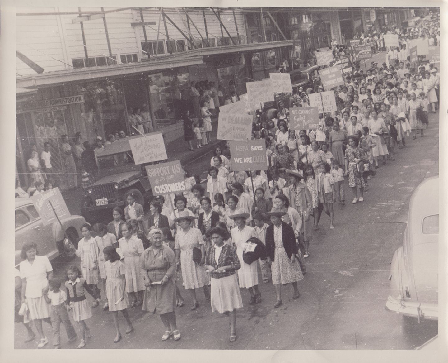 1946 Hawai'i sugar strike picket in Hilo